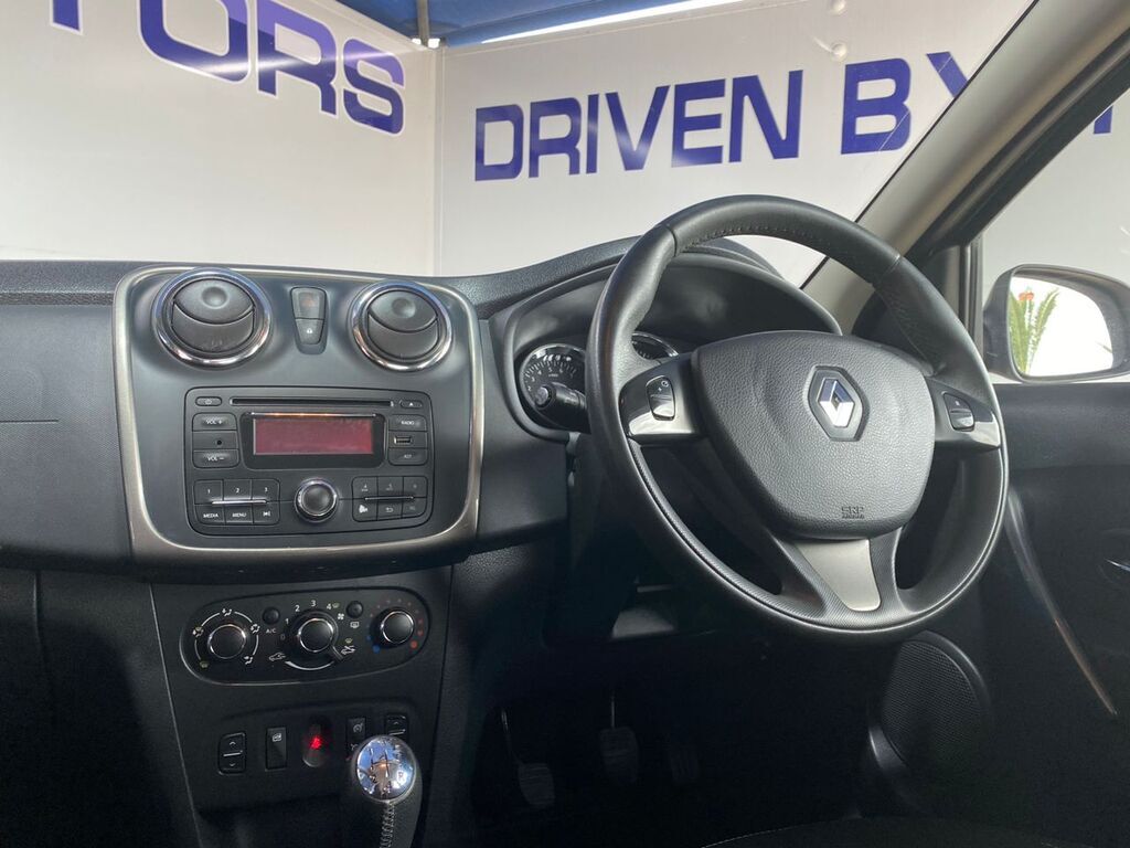2016 RENAULT SANDERO, Champagne, 117100Kms, Manual, Hatchback, Petrol, R125 900, Kuilsriver