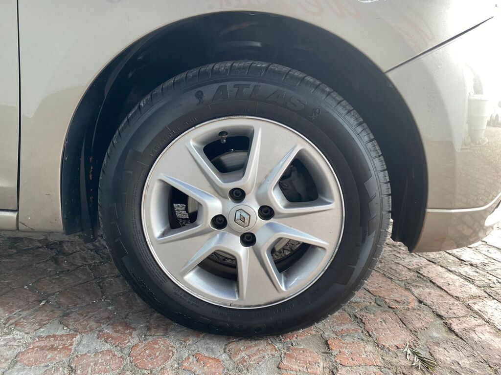 2016 RENAULT SANDERO, Champagne, 117100Kms, Manual, Hatchback, Petrol, R125 900, Kuilsriver