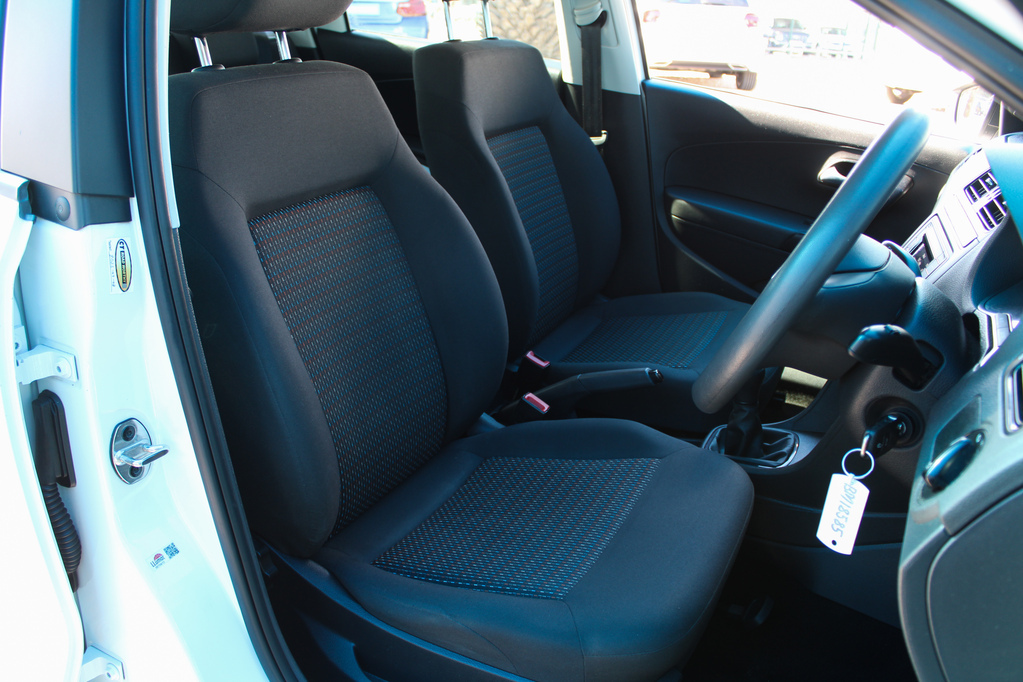 2022 VOLKSWAGEN POLO VIVO, White, 79950Kms, Manual, , Petrol, R189 900, Kuilsriver