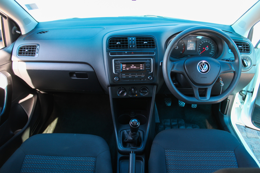 2022 VOLKSWAGEN POLO VIVO, White, 79950Kms, Manual, , Petrol, R189 900, Kuilsriver