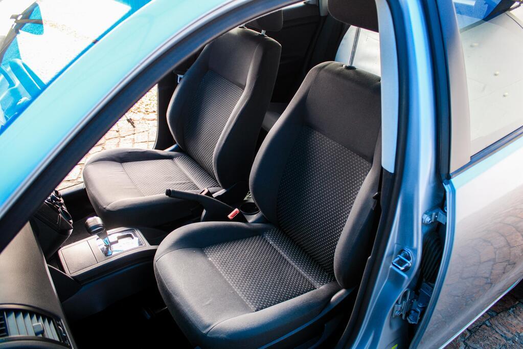 2014 VOLKSWAGEN POLO VIVO, Silver, 145000Kms, Automatic, Hatchback, Petrol, R119 900, Kuilsriver