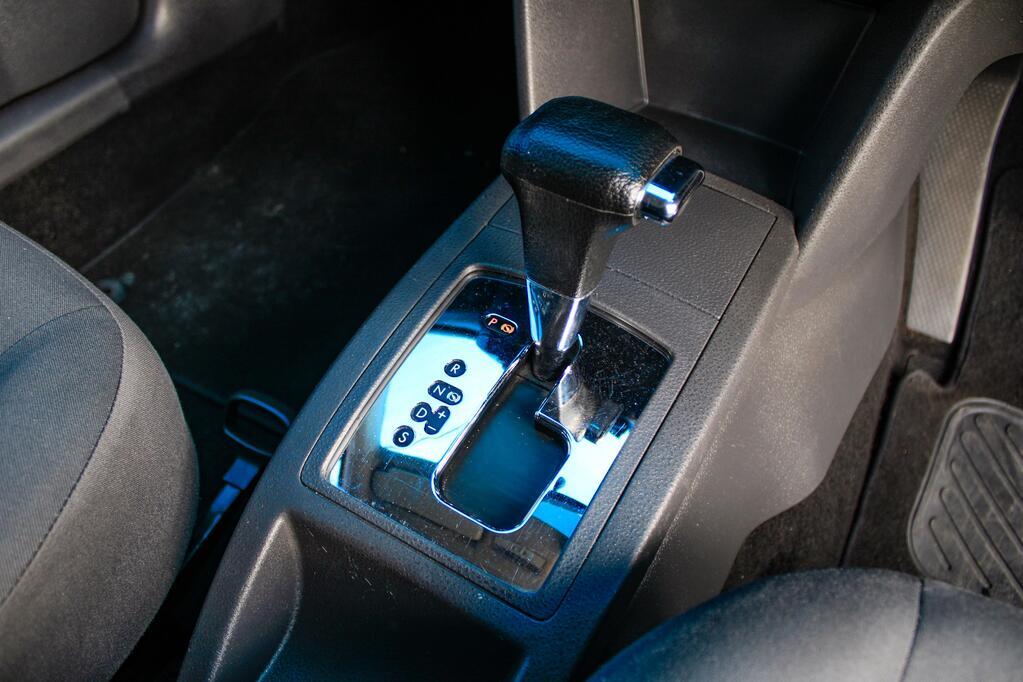 2014 VOLKSWAGEN POLO VIVO, Silver, 145000Kms, Automatic, Hatchback, Petrol, R119 900, Kuilsriver