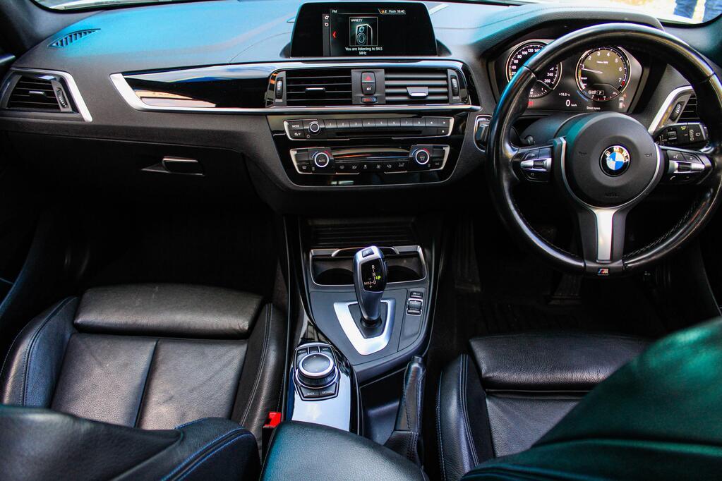 2018 BMW 1 SERIES, White metallic, 127000Kms, Automatic, Hatchback, Petrol, R299 900, Kuilsriver