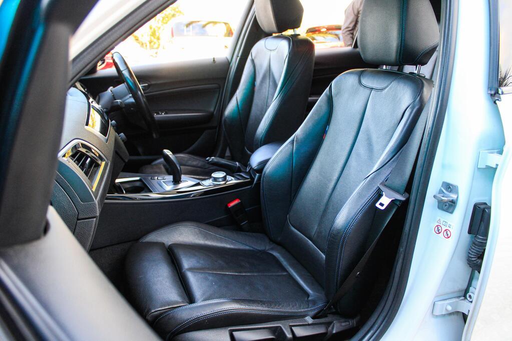 2018 BMW 1 SERIES, White metallic, 127000Kms, Automatic, Hatchback, Petrol, R299 900, Kuilsriver
