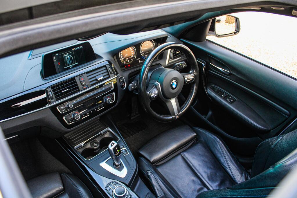 2018 BMW 1 SERIES, White metallic, 127000Kms, Automatic, Hatchback, Petrol, R299 900, Kuilsriver
