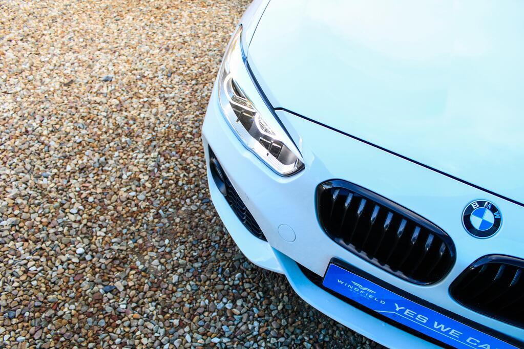 2018 BMW 1 SERIES, White metallic, 127000Kms, Automatic, Hatchback, Petrol, R299 900, Kuilsriver