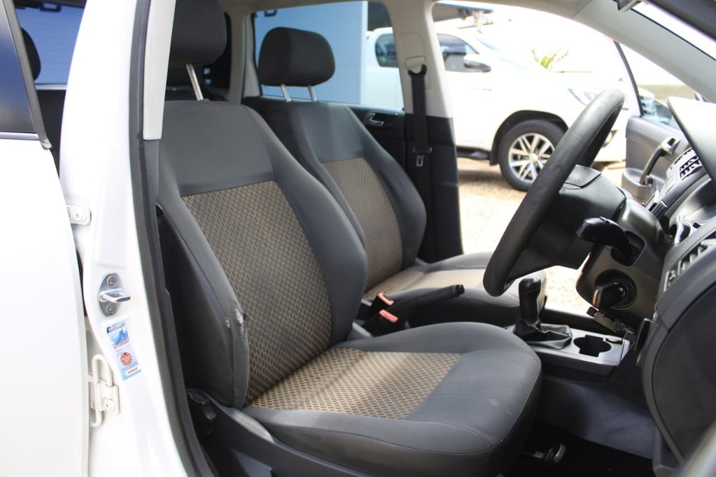 2012 VOLKSWAGEN POLO VIVO, White, 242000Kms, Manual, Hatchback, Petrol, R139 000, Kuilsriver
