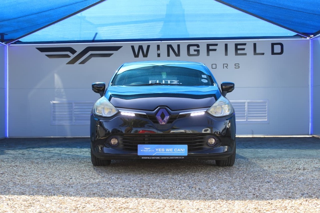 2015 RENAULT CLIO IV, Black, 104000Kms, Manual, Hatchback, Petrol, R129 900, Kuilsriver