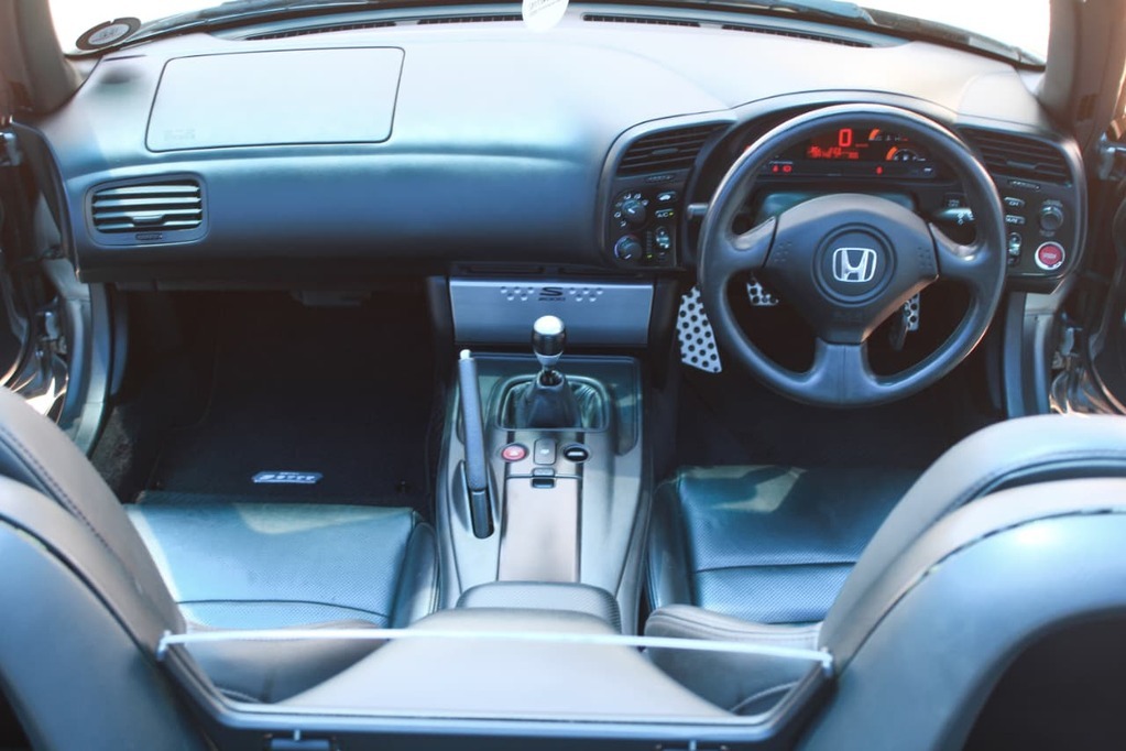 2009 HONDA S 2000, Silver, 134000Kms, Manual, Convertible, Petrol, R499 900, Kuilsriver
