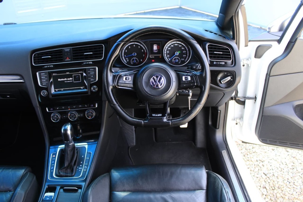 2014 VOLKSWAGEN GOLF 7, White, 170000Kms, Automatic, Hatchback, Petrol, R369 900, Kuilsriver