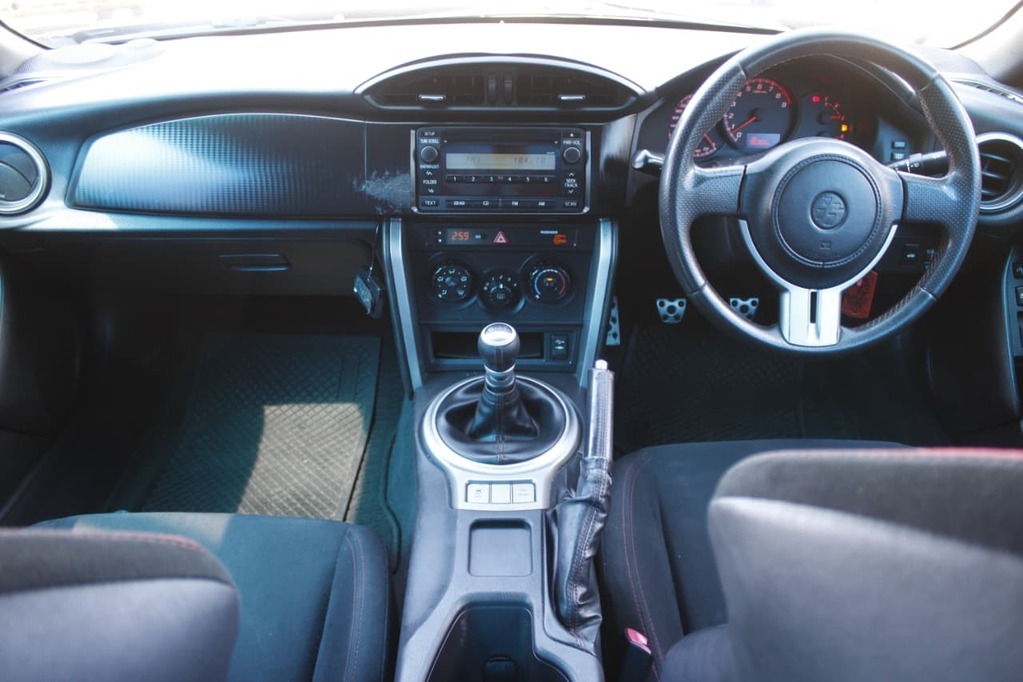 2013 TOYOTA 86, Silver, 197115Kms, Manual, Coupe, Petrol, R199 900, Kuilsriver