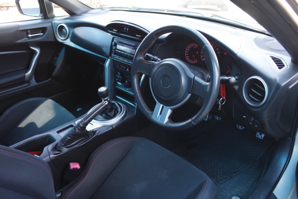 2013 TOYOTA 86, Silver, 197115Kms, Manual, Coupe, Petrol, R199 900, Kuilsriver