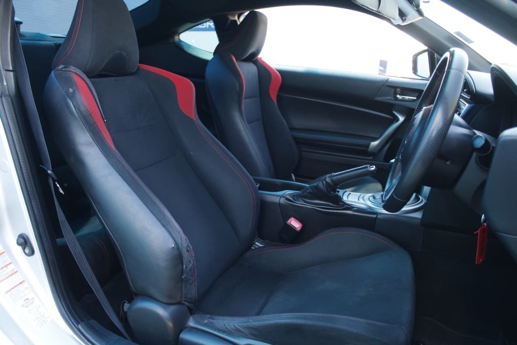 2013 TOYOTA 86, Silver, 197115Kms, Manual, Coupe, Petrol, R199 900, Kuilsriver