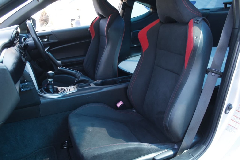 2013 TOYOTA 86, Silver, 197115Kms, Manual, Coupe, Petrol, R199 900, Kuilsriver