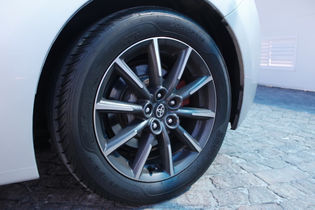 2013 TOYOTA 86, Silver, 197115Kms, Manual, Coupe, Petrol, R199 900, Kuilsriver