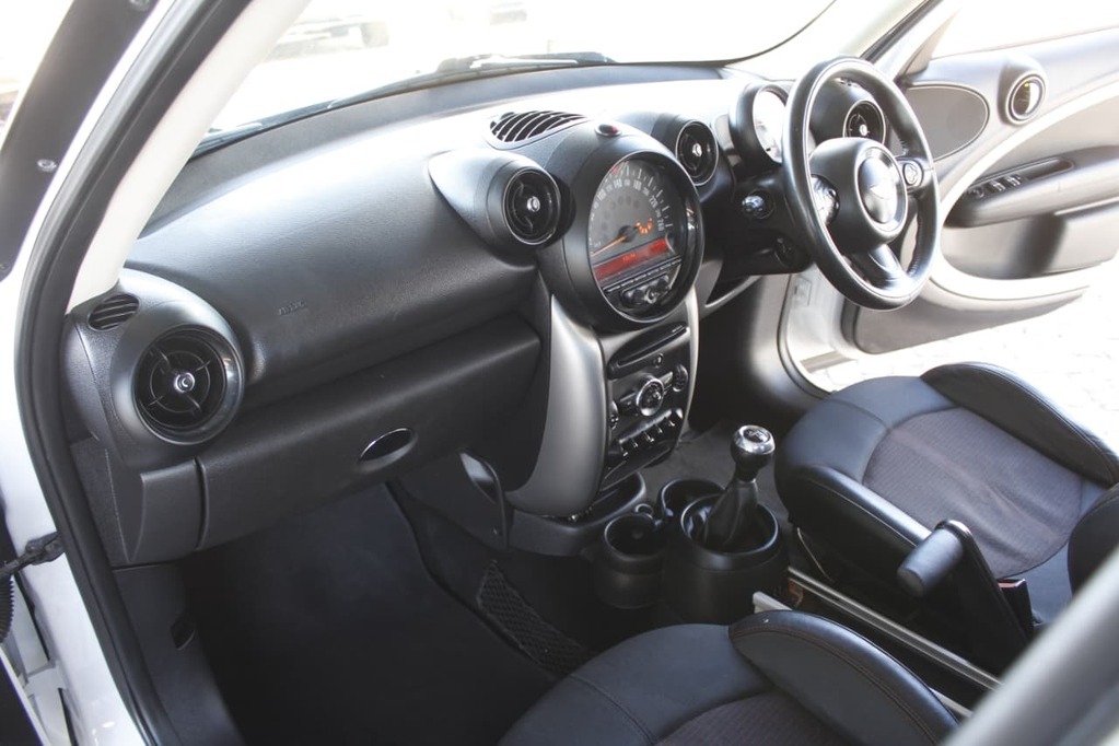 2015 MINI COOPER COUNTRYMAN, White, 153669Kms, Manual, , Petrol, R149 900, Kuilsriver