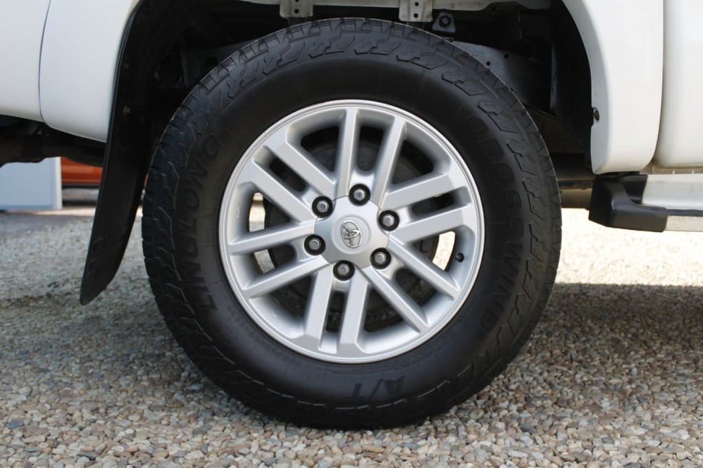 2013 TOYOTA HI-LUX, White, 300000Kms, Manual, , Diesel, R319 900, Kuilsriver