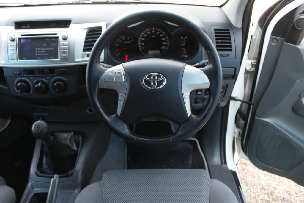 2013 TOYOTA HI-LUX, White, 300000Kms, Manual, , Diesel, R319 900, Kuilsriver