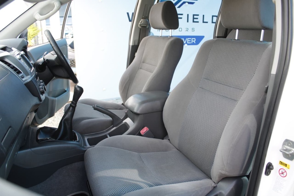 2013 TOYOTA HI-LUX, White, 300000Kms, Manual, , Diesel, R319 900, Kuilsriver