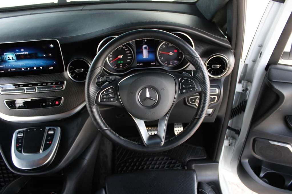 2023 MERCEDES-BENZ V CLASS, White, 55000Kms, Automatic, , Diesel, R1 749 900, Kuilsriver