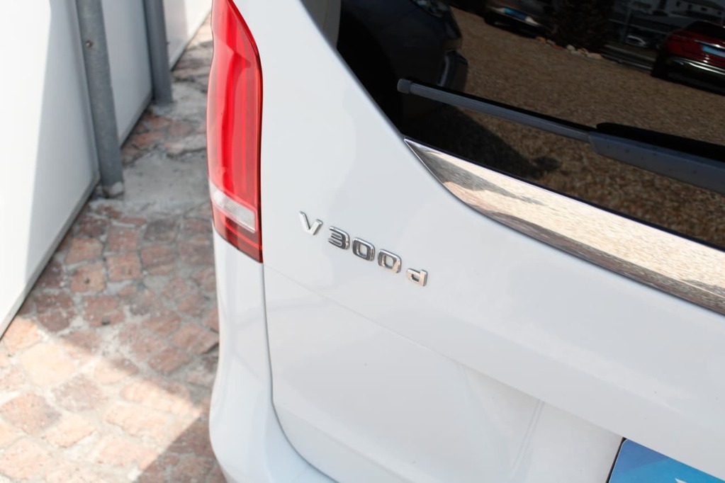 2023 MERCEDES-BENZ V CLASS, White, 55000Kms, Automatic, , Diesel, R1 749 900, Kuilsriver