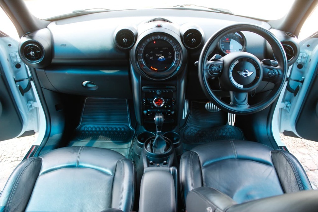 2015 MINI COOPER COUNTRYMAN, White, 136000Kms, Automatic, , Petrol, R219 900, Kuilsriver