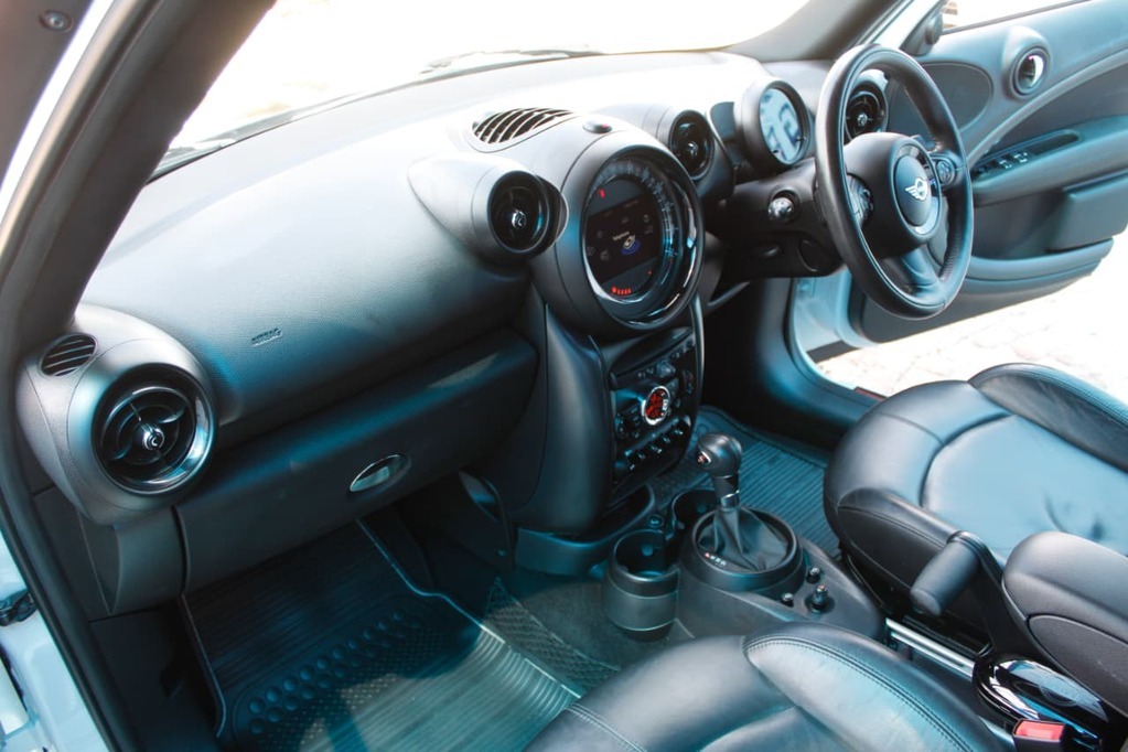2015 MINI COOPER COUNTRYMAN, White, 136000Kms, Automatic, , Petrol, R219 900, Kuilsriver