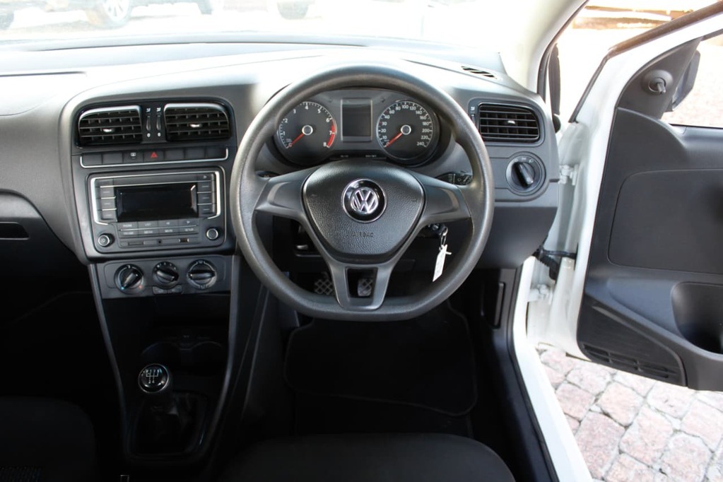 2020 VOLKSWAGEN POLO VIVO, White, 144000Kms, Manual, , Petrol, R189 900, Kuilsriver