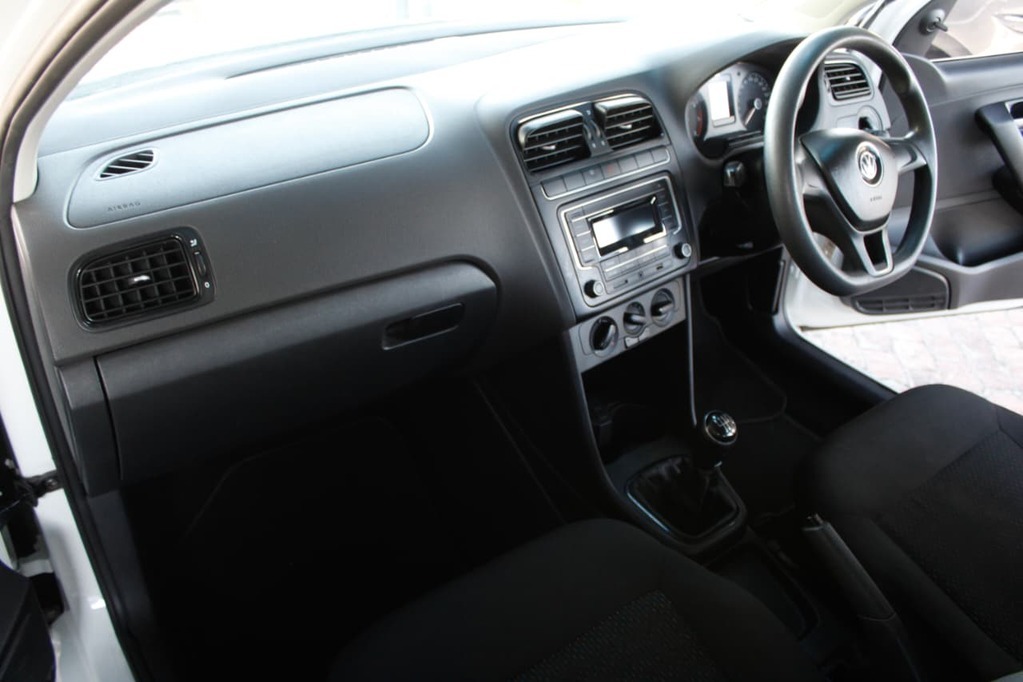 2020 VOLKSWAGEN POLO VIVO, White, 144000Kms, Manual, , Petrol, R189 900, Kuilsriver