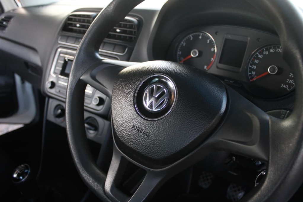 2020 VOLKSWAGEN POLO VIVO, White, 144000Kms, Manual, , Petrol, R189 900, Kuilsriver