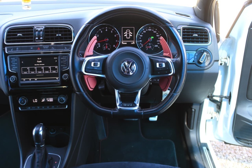2015 VOLKSWAGEN POLO, White, 198000Kms, Automatic, Hatchback, Petrol, R259 900, Wingfield Motors Kuilsriver