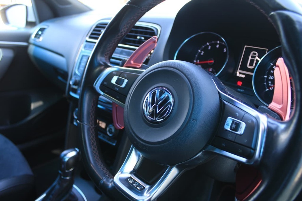 2015 VOLKSWAGEN POLO, White, 198000Kms, Automatic, Hatchback, Petrol, R259 900, Wingfield Motors Kuilsriver