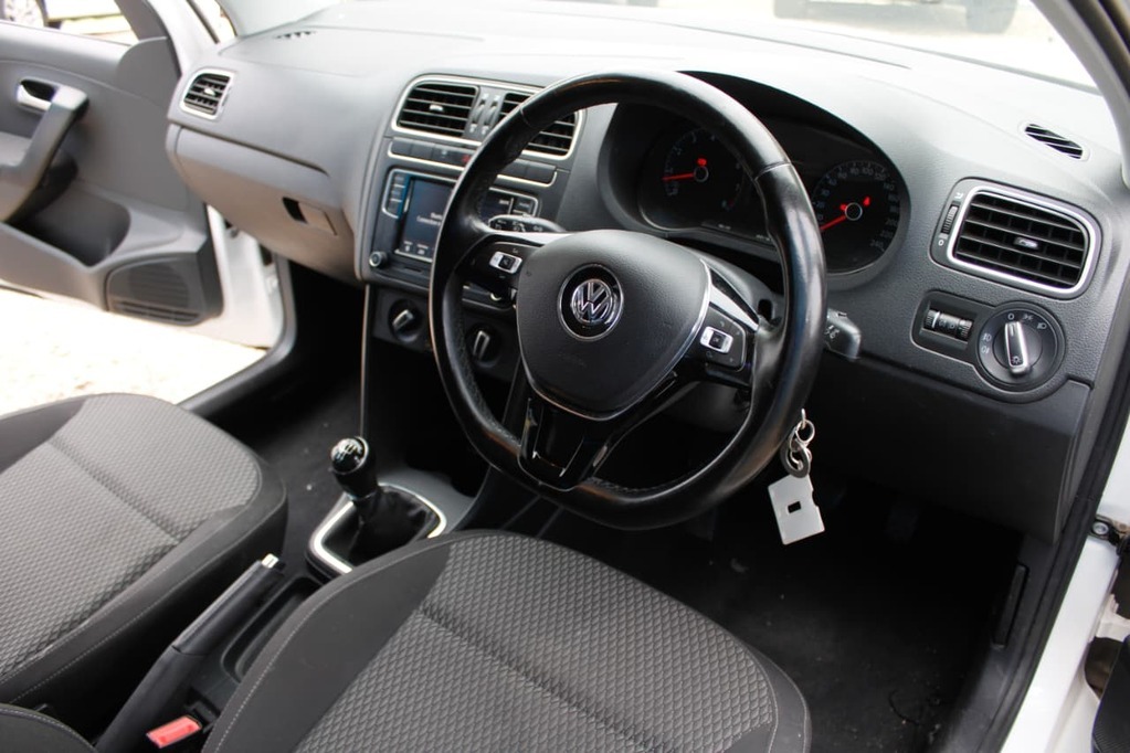 2020 VOLKSWAGEN POLO CLASSIC, White, 83542Kms, Manual, , Petrol, R209 900, Kuilsriver