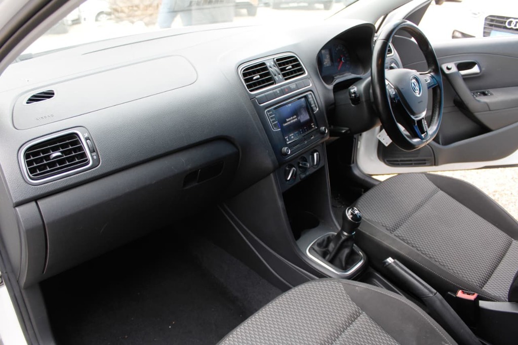 2020 VOLKSWAGEN POLO CLASSIC, White, 83542Kms, Manual, , Petrol, R209 900, Kuilsriver