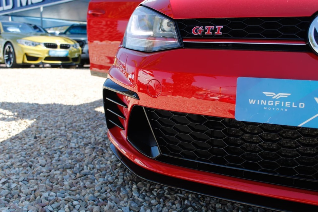 2017 VOLKSWAGEN GOLF 7, Red, 101000Kms, Automatic, , Petrol, R499 900, Kuilsriver