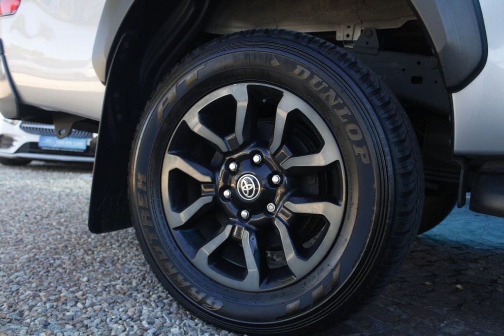 2021 TOYOTA HILUX, Silver, 101000Kms, Automatic, Bakkie Double Cab, Diesel, R579 900, Kuilsriver
