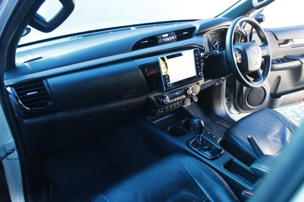 2021 TOYOTA HILUX, Silver, 101000Kms, Automatic, Bakkie Double Cab, Diesel, R579 900, Kuilsriver