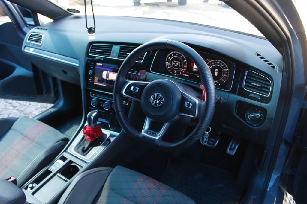 2021 VOLKSWAGEN GOLF 7, Metalic grey , 79000Kms, Automatic, , Petrol, R639 900, Kuilsriver
