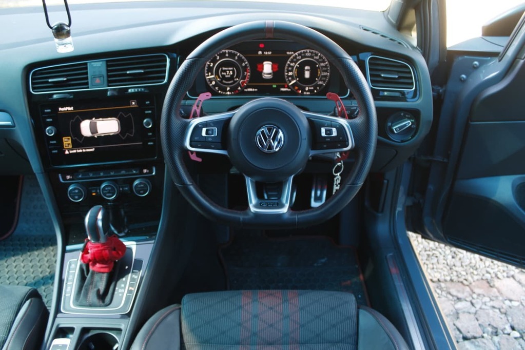 2021 VOLKSWAGEN GOLF 7, Metalic grey , 79000Kms, Automatic, , Petrol, R639 900, Kuilsriver