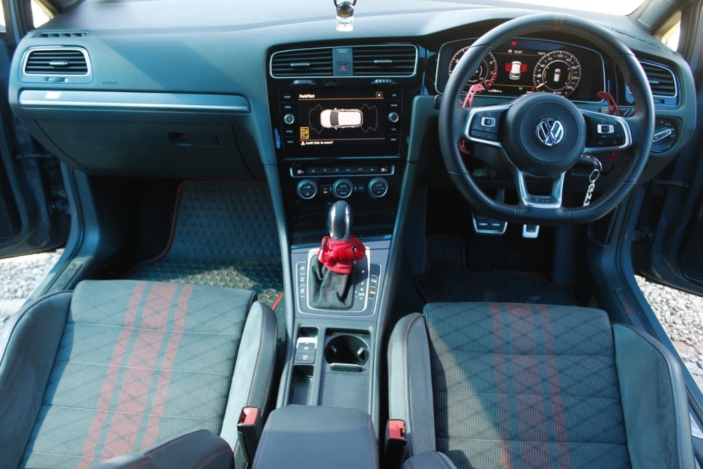 2021 VOLKSWAGEN GOLF 7, Metalic grey , 79000Kms, Automatic, , Petrol, R639 900, Kuilsriver