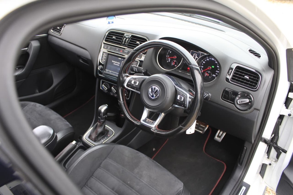 2015 VOLKSWAGEN POLO, White, 190000Kms, Automatic, , Petrol, R269 900, Wingfield Motors Kuilsriver