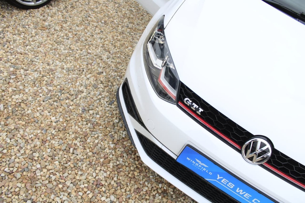 2015 VOLKSWAGEN POLO, White, 190000Kms, Automatic, , Petrol, R269 900, Wingfield Motors Kuilsriver