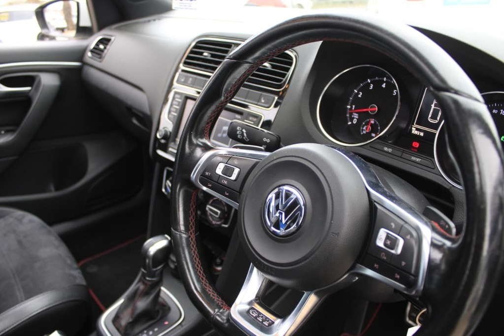 2015 VOLKSWAGEN POLO, White, 190000Kms, Automatic, , Petrol, R269 900, Wingfield Motors Kuilsriver