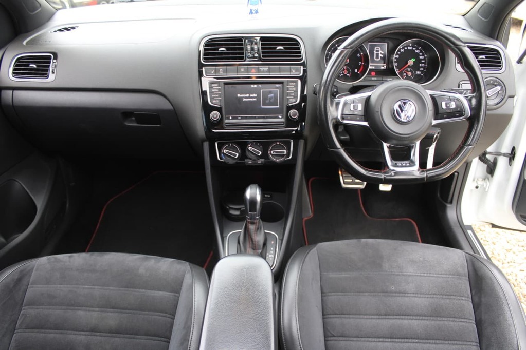 2015 VOLKSWAGEN POLO, White, 190000Kms, Automatic, , Petrol, R269 900, Wingfield Motors Kuilsriver
