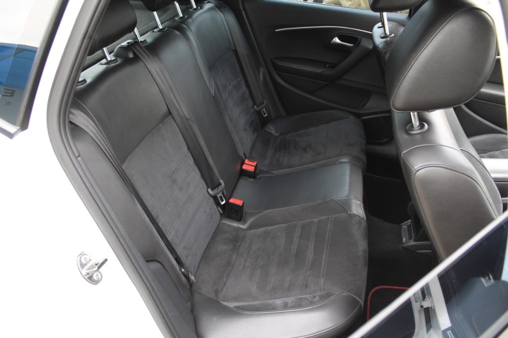 2015 VOLKSWAGEN POLO, White, 190000Kms, Automatic, , Petrol, R269 900, Wingfield Motors Kuilsriver