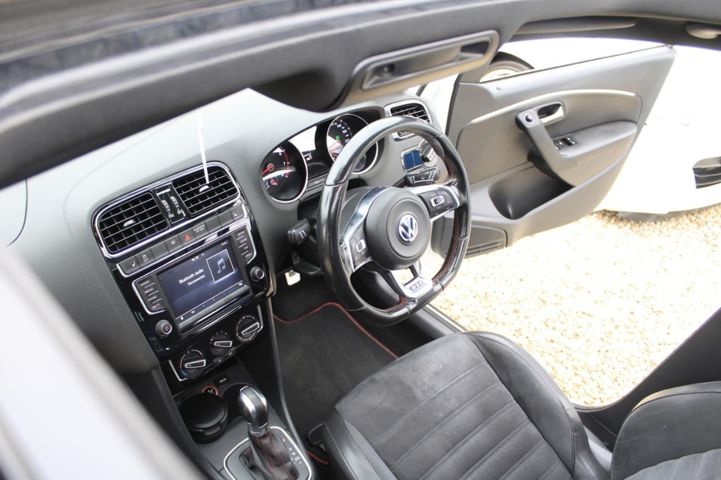 2015 VOLKSWAGEN POLO, White, 190000Kms, Automatic, , Petrol, R269 900, Wingfield Motors Kuilsriver