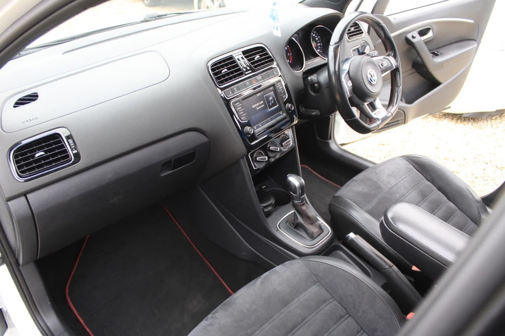2015 VOLKSWAGEN POLO, White, 190000Kms, Automatic, , Petrol, R269 900, Wingfield Motors Kuilsriver