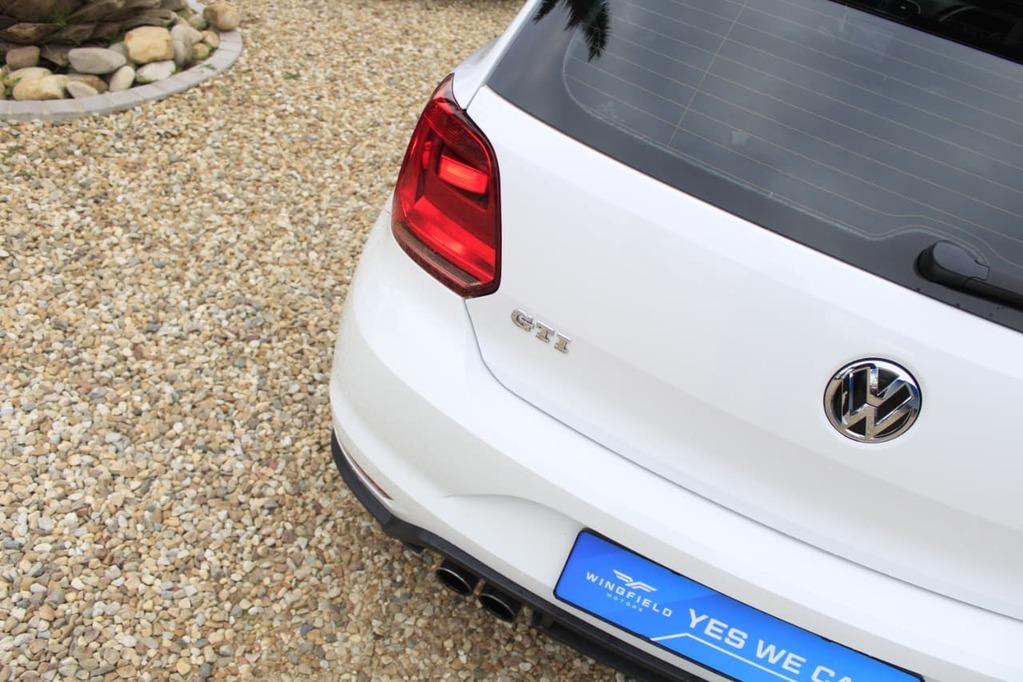 2015 VOLKSWAGEN POLO, White, 190000Kms, Automatic, , Petrol, R269 900, Wingfield Motors Kuilsriver