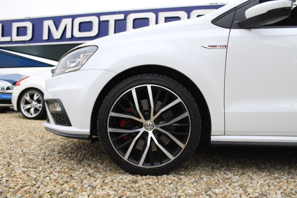 2015 VOLKSWAGEN POLO, White, 190000Kms, Automatic, , Petrol, R269 900, Wingfield Motors Kuilsriver