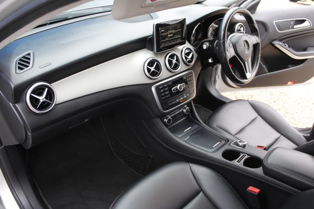 2016 MERCEDES-BENZ GLA, Silver, 178800Kms, Automatic, , Diesel, R229 900, Kuilsriver
